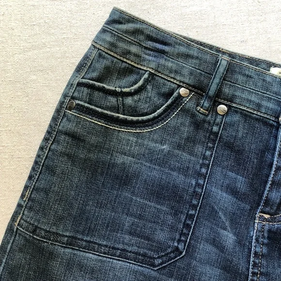 White House Black Market Blanc Denim Skirt - Picture 4 of 10